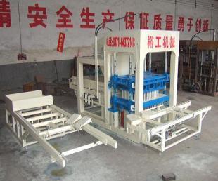 供應(yīng)巴彥建筑專用液壓磚機(jī)價(jià)格YG|液壓砌塊機(jī)型號(hào)_機(jī)械及行業(yè)設(shè)備_世界工廠網(wǎng)中國(guó)產(chǎn)品信息庫(kù)